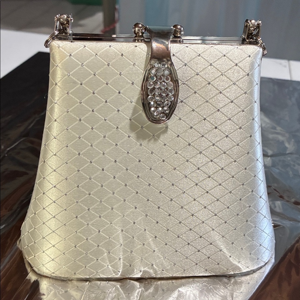 Elegant Cream Quilted Top-Handle Evening Bag
